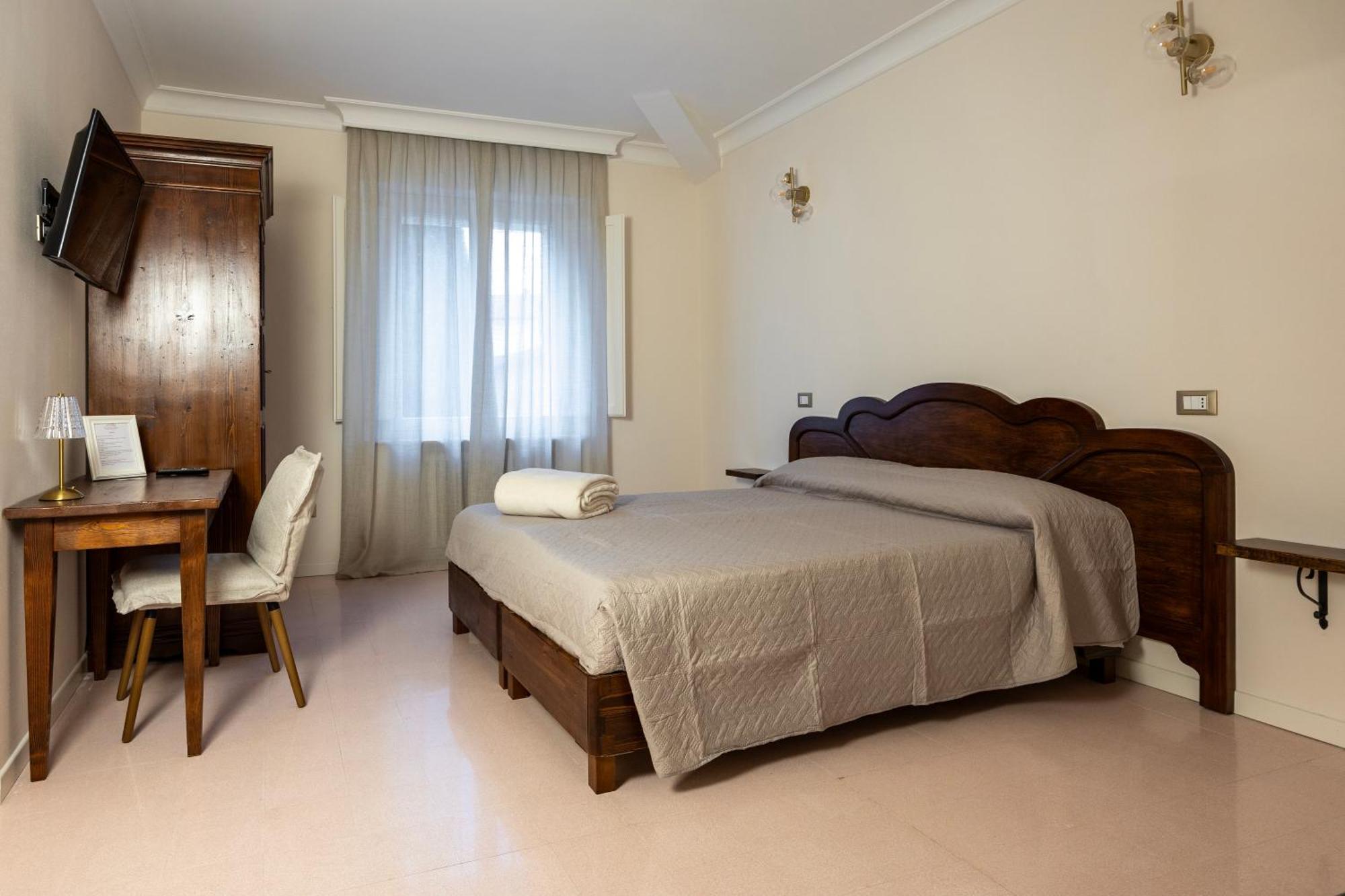 Palazzo Gessi Room And Breakfast Borghi Exterior foto