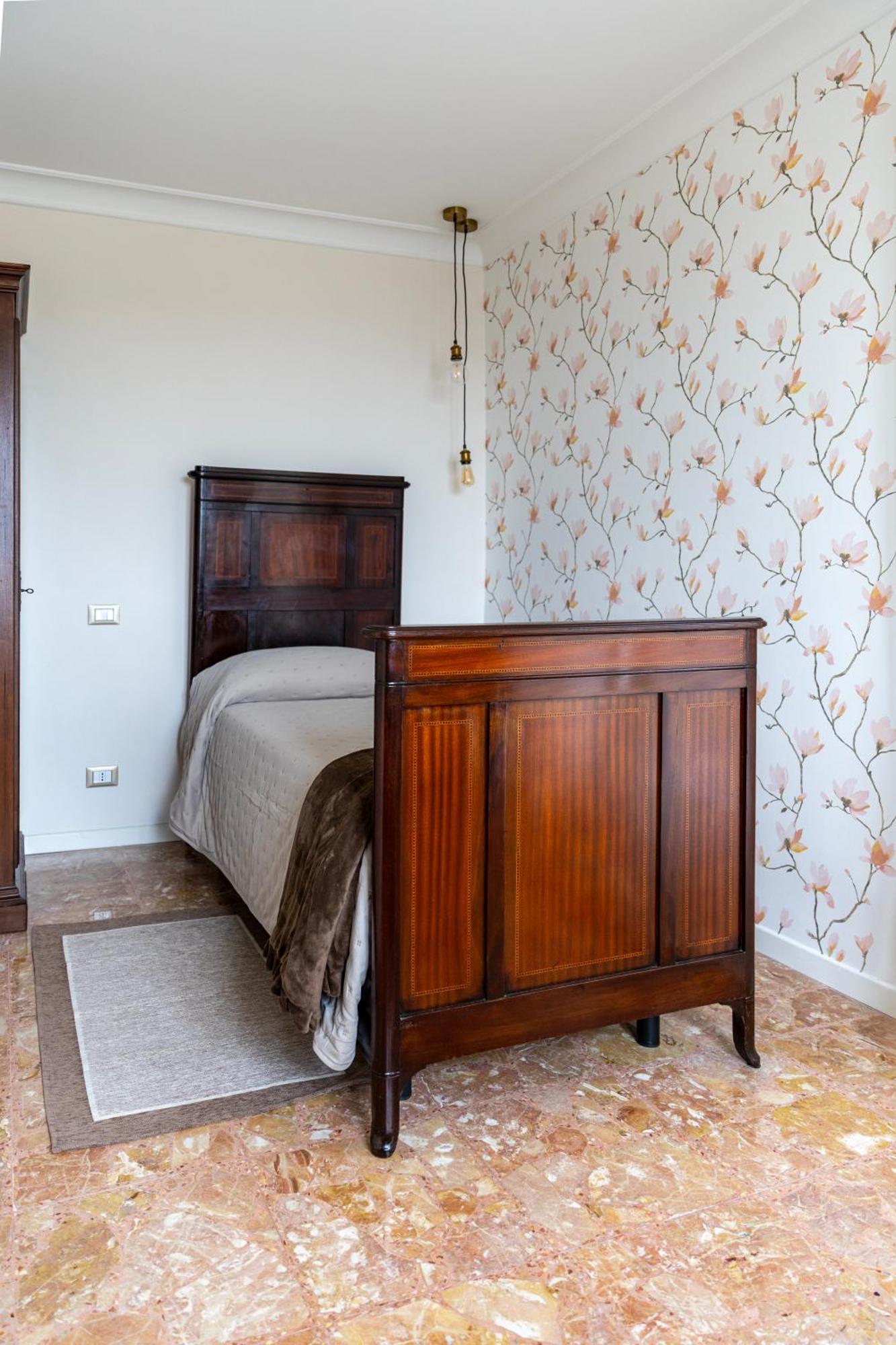 Palazzo Gessi Room And Breakfast Borghi Exterior foto