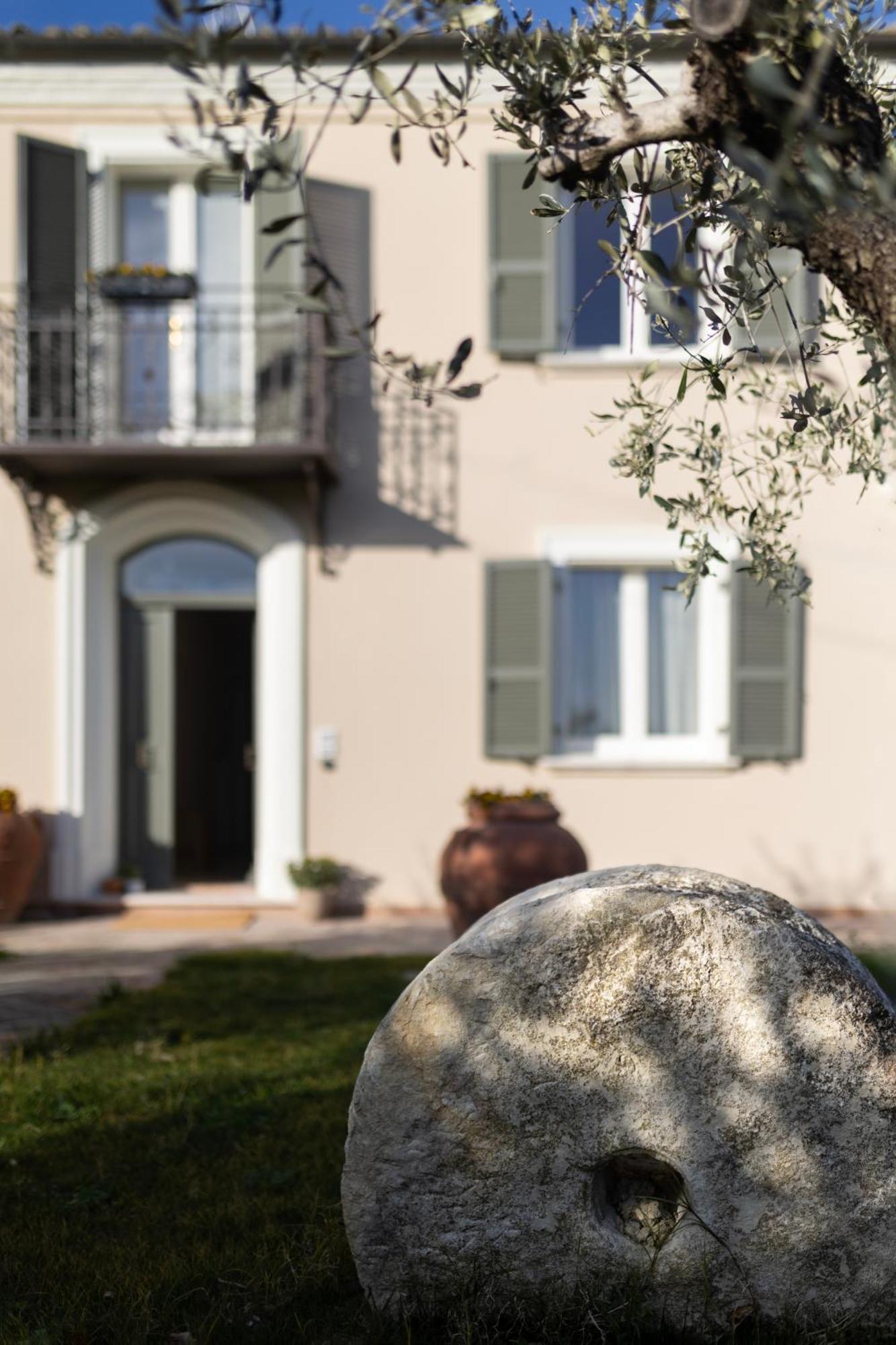 Palazzo Gessi Room And Breakfast Borghi Exterior foto